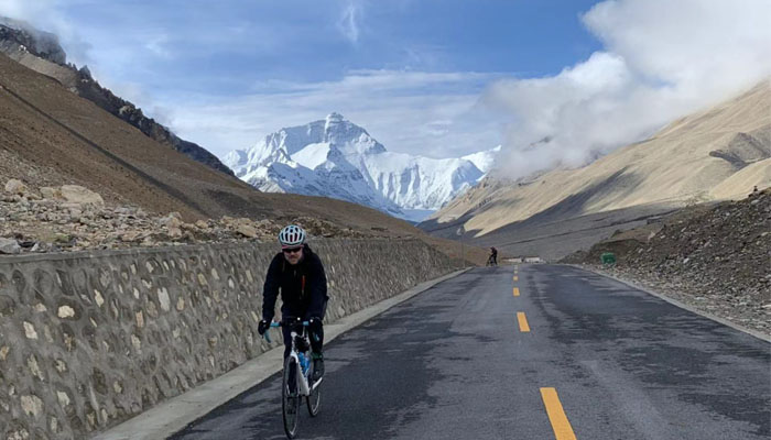 Road condition in Tibet ideal for cycling