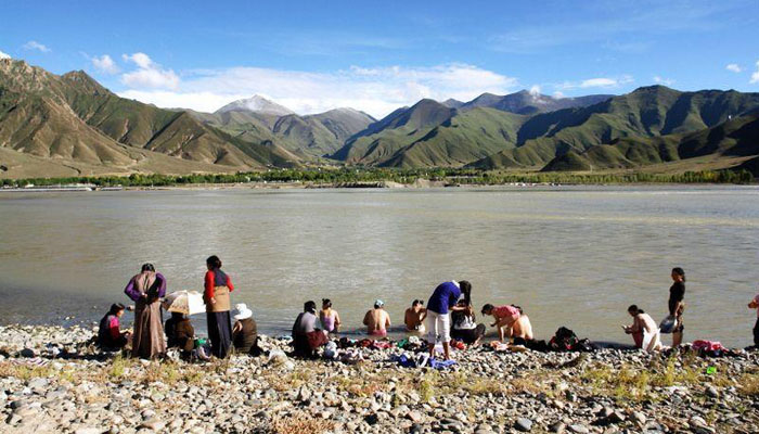 Tibetan Bathing Festival in Lhasa River
