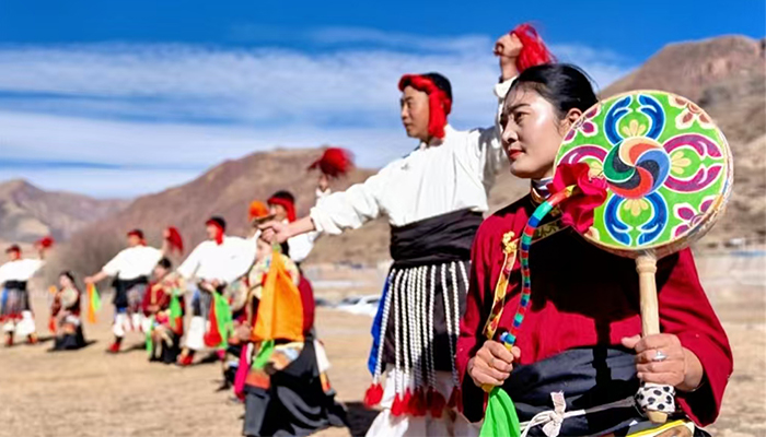 Reba dance in Tibet