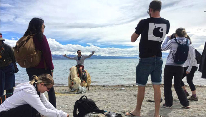 Best time for  Nyenchen Tanglha to Holy Lake Namtso Hiking