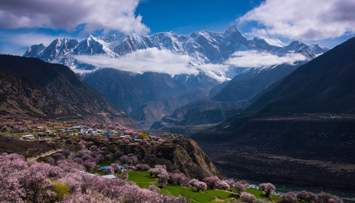 The natural scenery in Namchag Barwa
