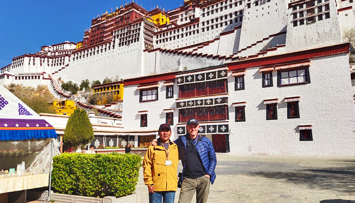Luxury Lhasa tour with our Tibetan guide