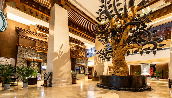 The lobby of Qomo Langzong Hotel