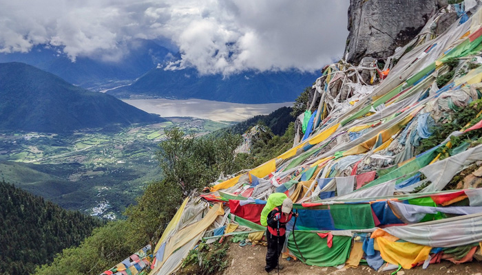 Local Tibetan koras around Mount Bonri