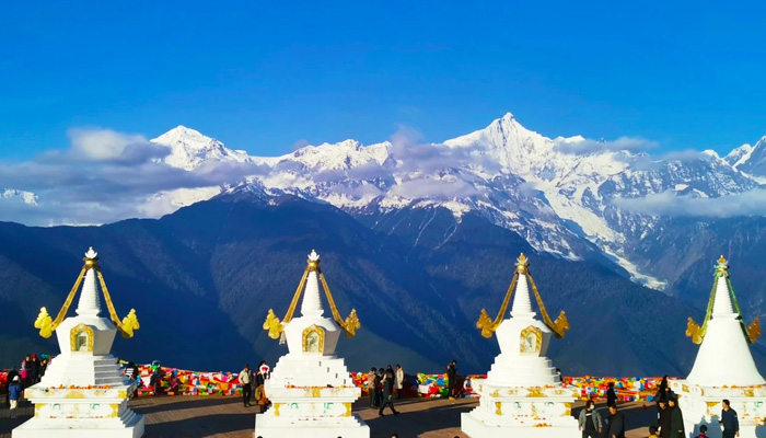 Mount Meili Snow View from Feilai Temple