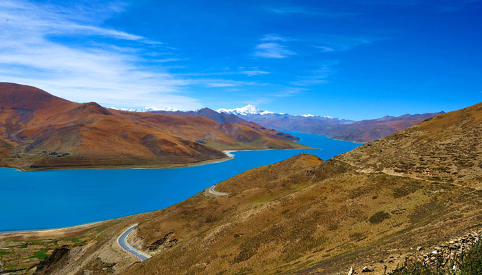 Noijin Kangsang Mountain and Yamdrok Lake