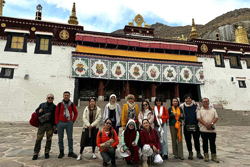 nepal tibet bhutan tour