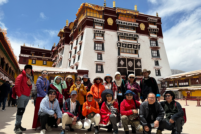 nepal tibet bhutan tour