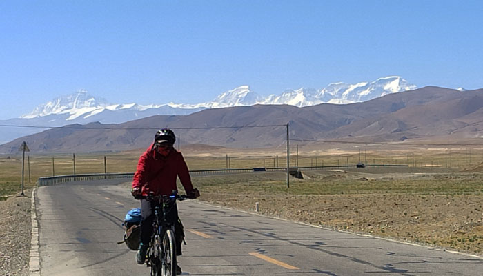 Cycling from Kathmandu to Lhasa