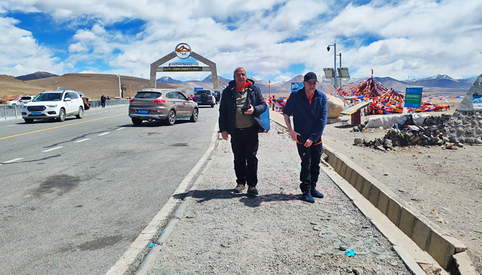 Well-paved road from Lhasa to Gyirong Border