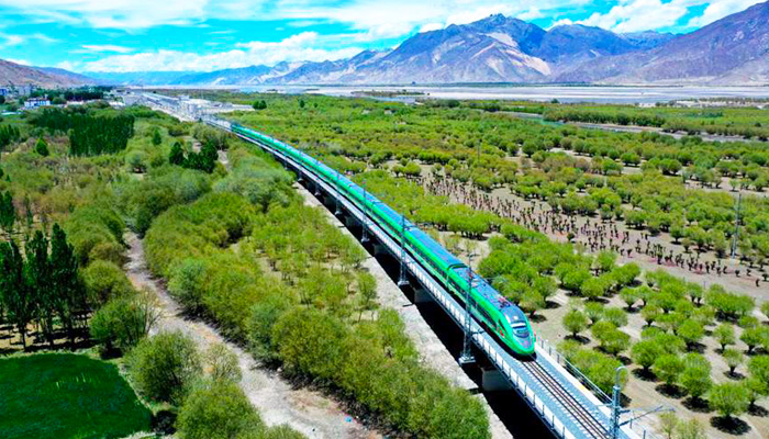 Lhasa to Shigatse High-Speed train