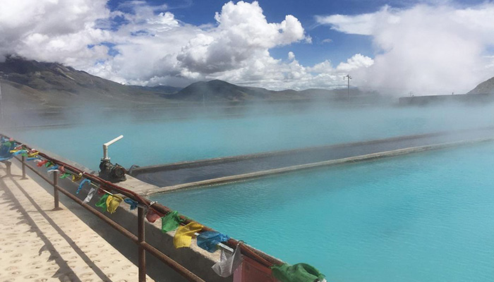  Yangpachen hot spring 