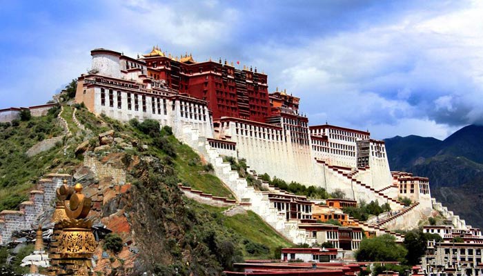  Potala Palace in the Tibet
