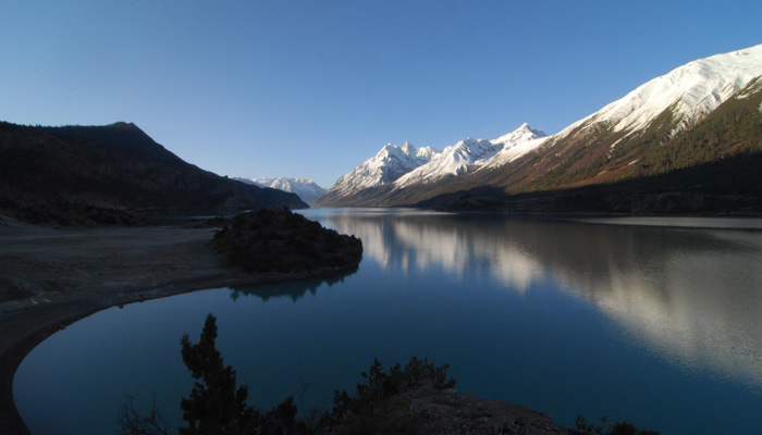  Ranwu Lake  in the Tibet 