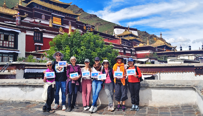 Small group Tibet tour at Tashilhunpo Monastery