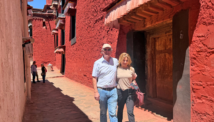 Couples private Tibet tour at Tashilhunpo Monastery
