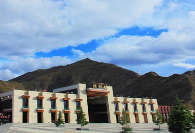Welcome to Lhasa Railway Station!