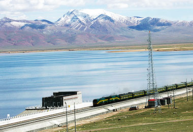 Scenery along Qingzang Railway
