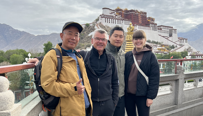 Visit Potala Palace with our Tibetan tour guide