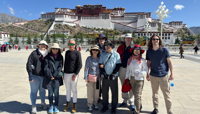 Prevent sunburn when traveling in Tibet