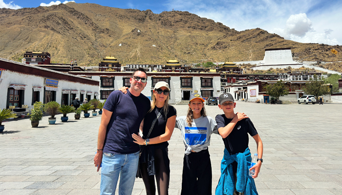 Family tour at Tashilunpo Monastery