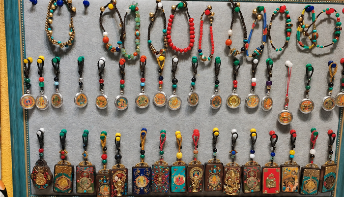 Tibetan souvenirs and jewelry