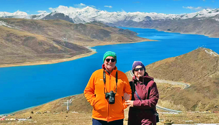 Yamdrok Lake tour in winter