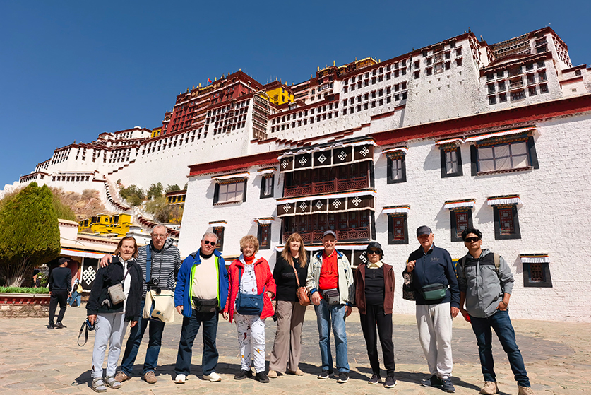 Beijing Tibet train tour group at Potala Palace