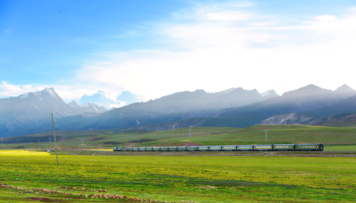 Chengdu to Lhasa train