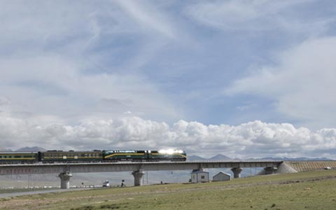 Why the Qinghai Tibet Train is Extraordinary - Facts and Features of the Qinghai Tibet Train