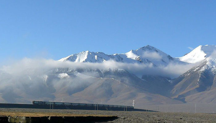 Tanggula Mountain Range