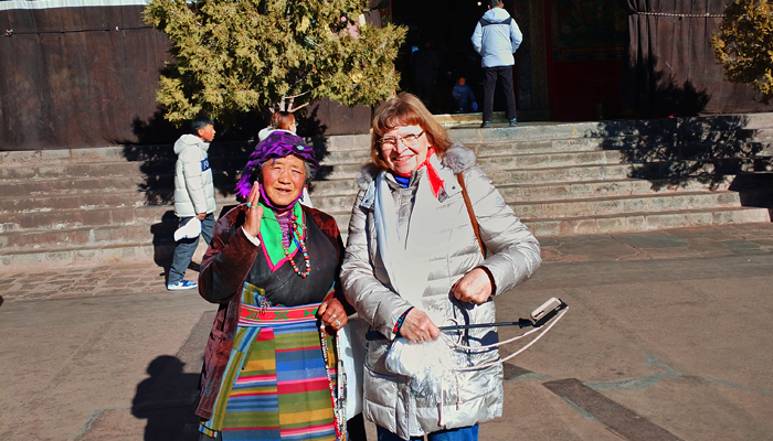 Friendly local Tibetans in Lhasa