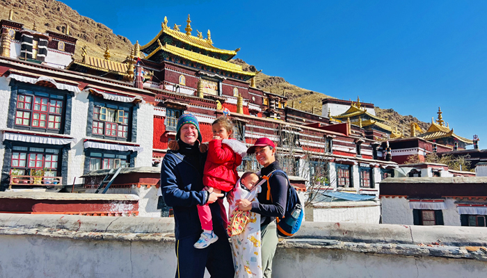 Family visiting Tashilunpo Monastery in Shigatse