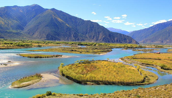 Autumn scenery of Nyingchi