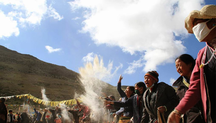 Tibet Saga Dawa Festival in May