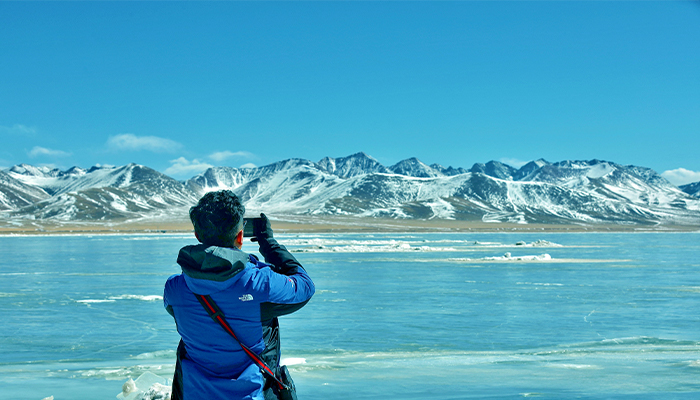 Mountains and Lakes in Tibet