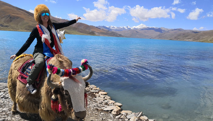 Yamdrok Lake in October