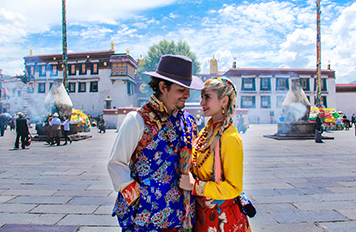 Traiditonal Tibetan Costome Portrait