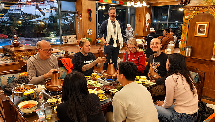 Enjoy the Tibetan hotpot