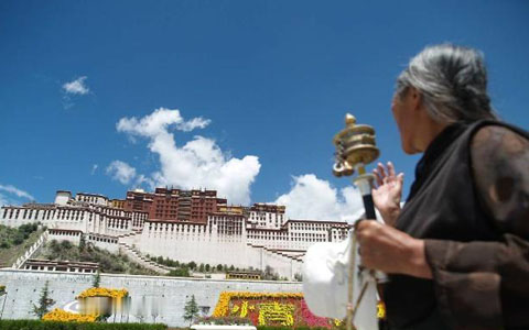 Tibetan Prayer Wheel: 8 Facts Unveiling the Mysterious Prayer Wheels in Tibet