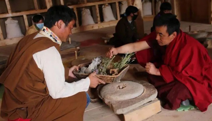 Tibetan Medicine making