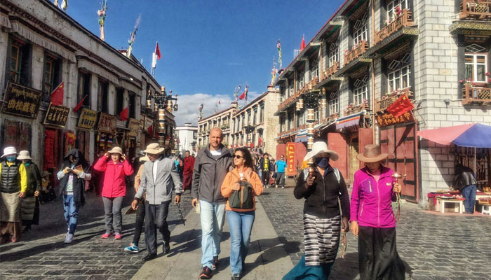 Shoping in Lhasa old Barkhor Street