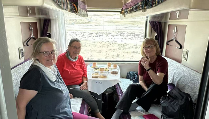 Enjoy soft sleeper on the Tibet train