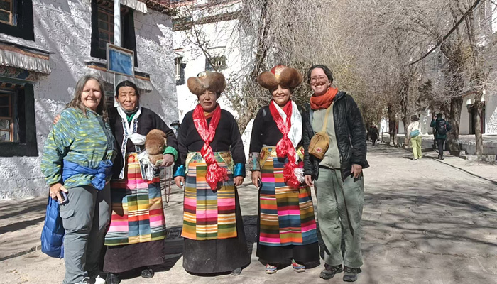 Hospitable local Tibetans