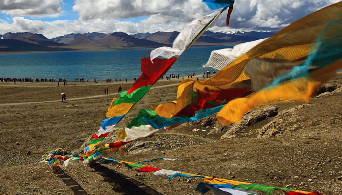 The five colors prayer flags in Namtso Lake