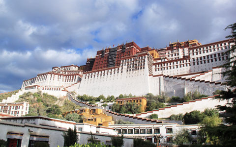 4 Days Wandering in Lhasa Tour: a Place to Pray