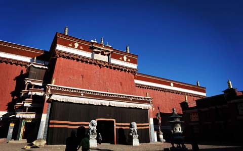 8 Days Adventure Tour for Mt. Everest & a Detour to Sakya