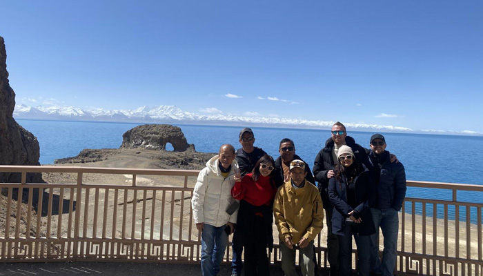 Enjoy Namtso Lake view at Holy Elephant Gate