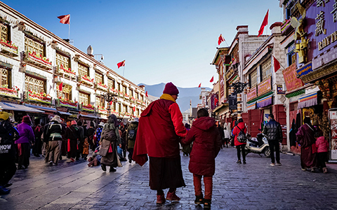 Barkhor Street Kora
