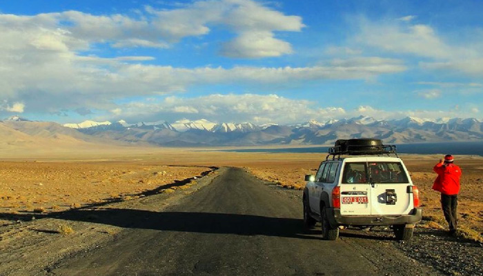 Overland to Lhasa